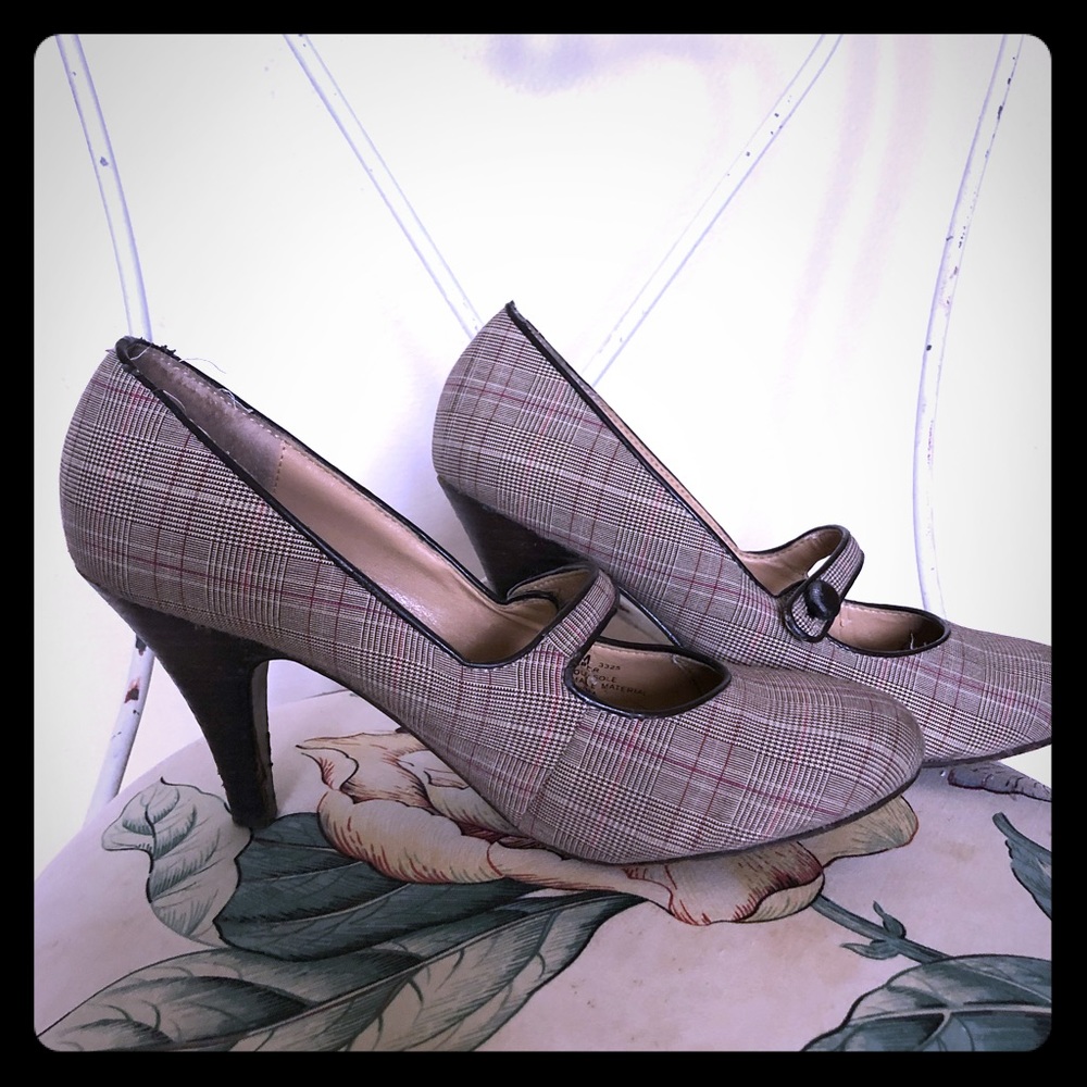 Plaid patterned heels